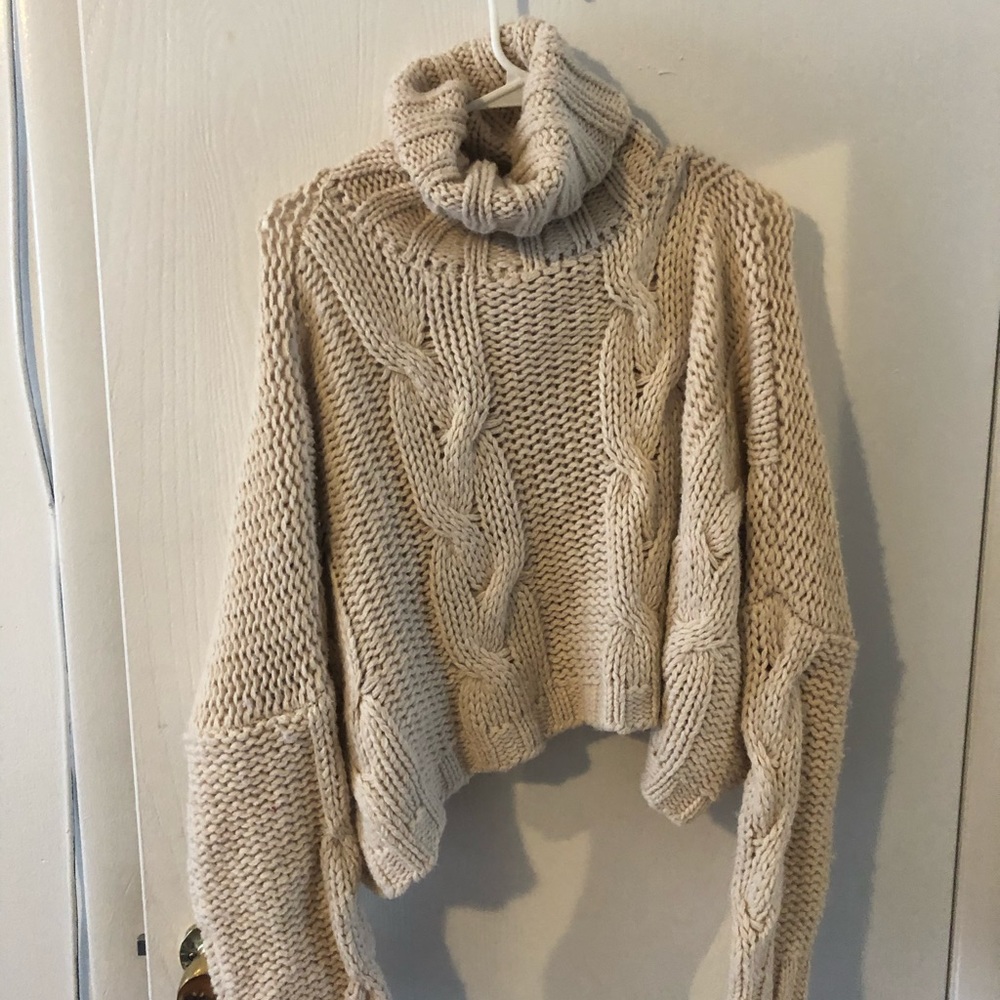 Wool Turtleneck Cropped Sweater BRAND NEW